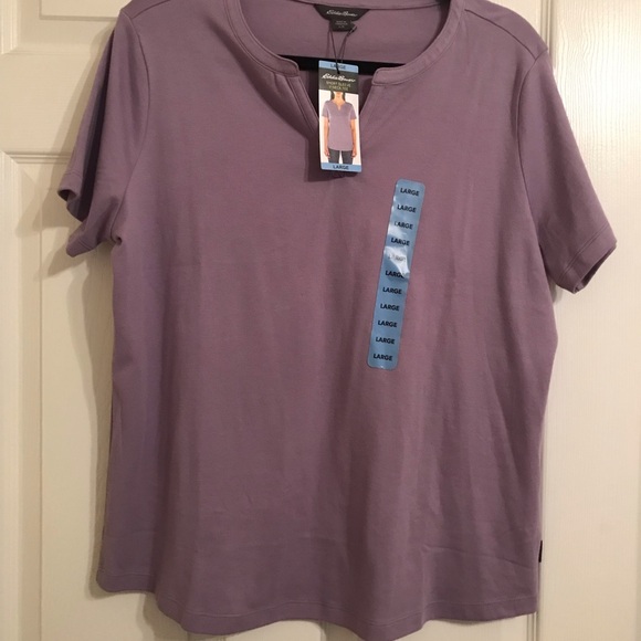 Eddie Bauer V-neck tee in lovely shade of lavender. - Picture 2 of 4